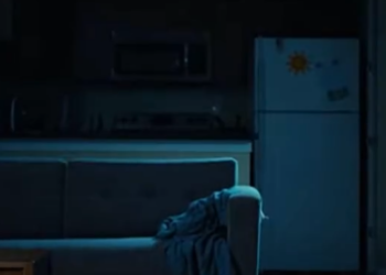 C0501013 The Dog Wouldn’t Stop Scratching — And That’s What Saved the Family